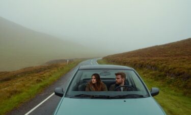 濃霧に包まれた谷